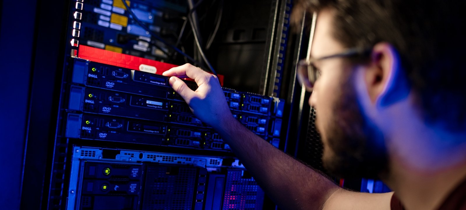 mechatronika łączy mechanikę z programowaniem i elektroniką