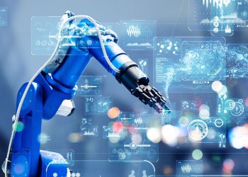 robot przemysłowy na nowoczesnej linii produkcyjnej
