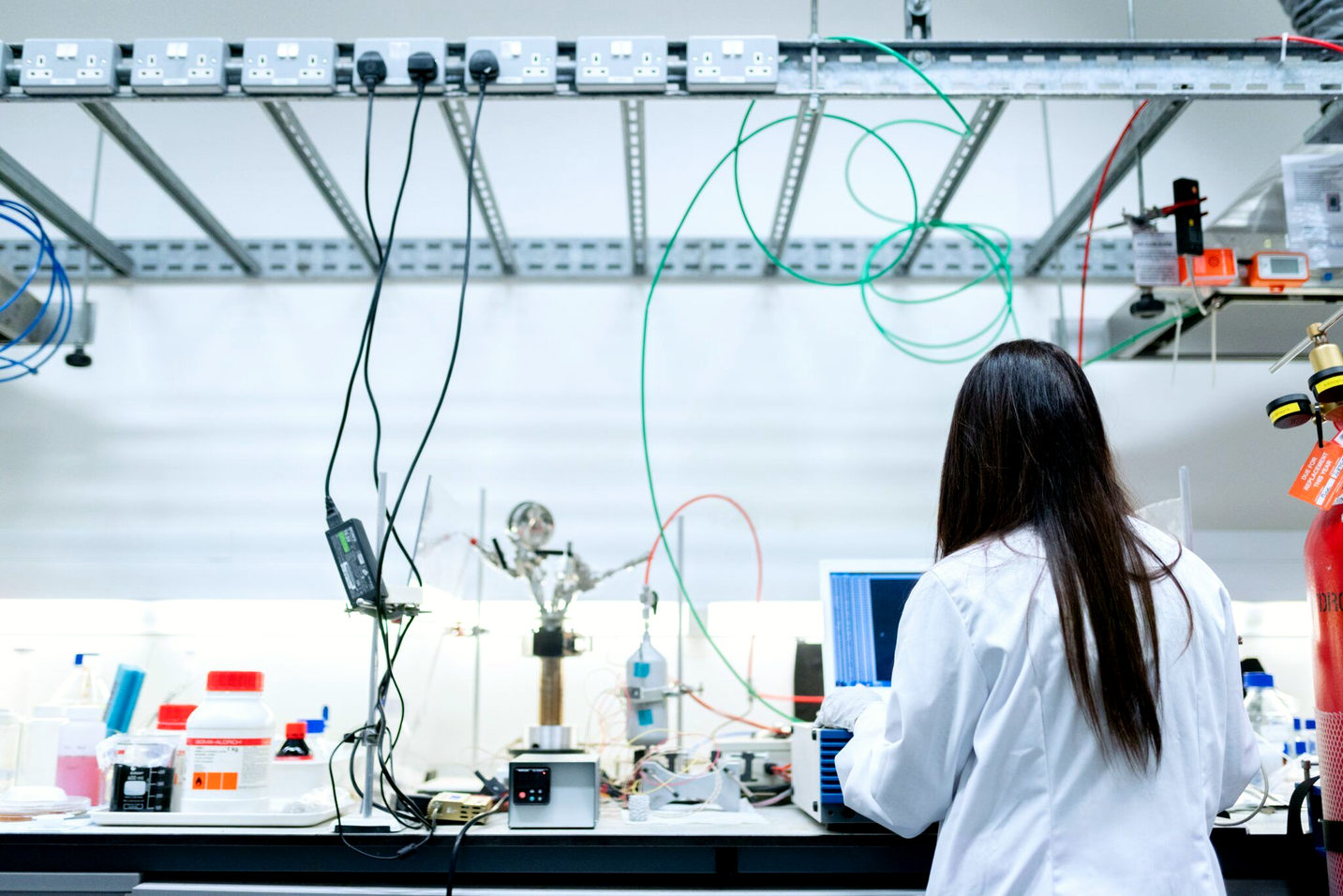 bezpiecznej pracy laboratoryjnej