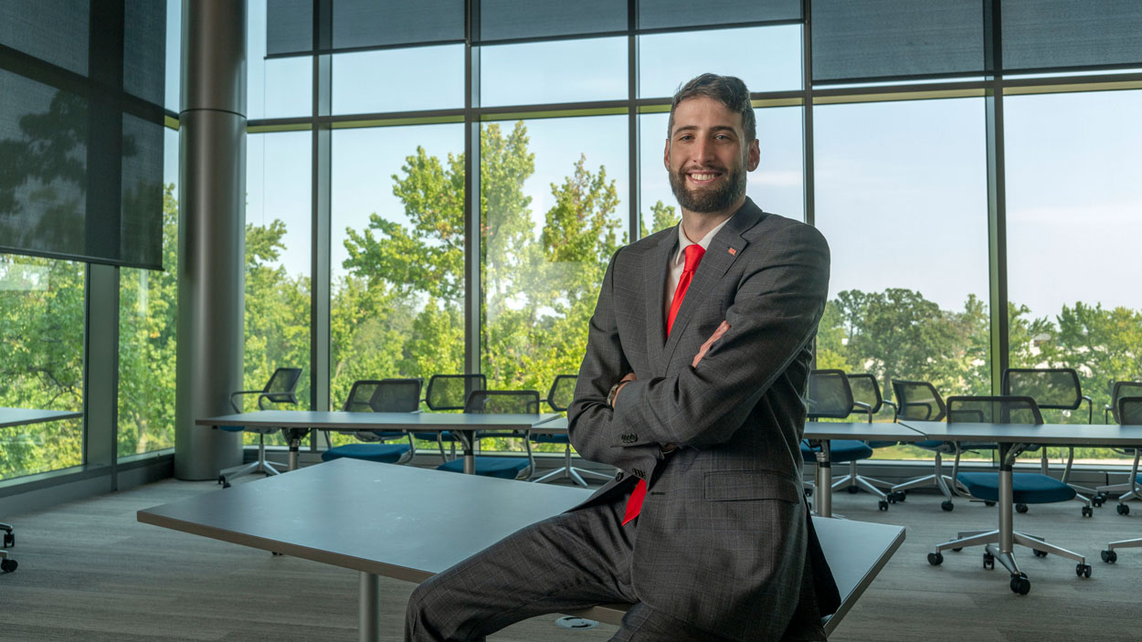 podpisywanie licencji na wyniki badań podpisywanie umowy licencyjnej przez badaczy i przedstawicieli firmy